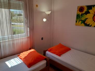 Apartments with parking space Pag - 6542