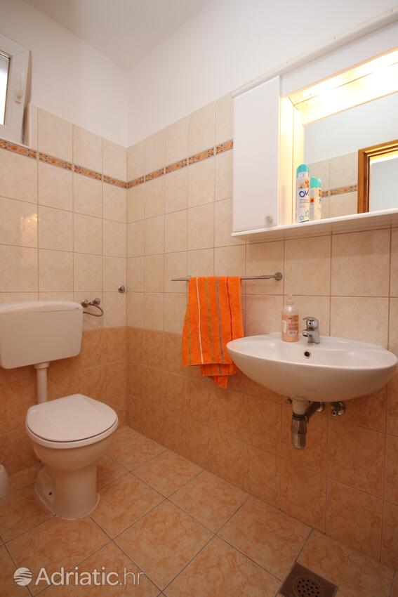A-6549-a - Privatunterkunft - Ferienwohnungen am Meer Maslenica, Novigrad