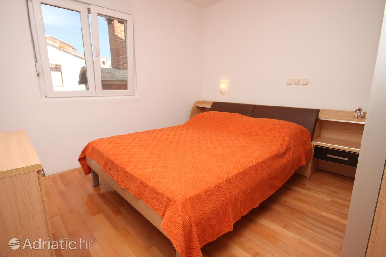 A-6549-b - Privatunterkunft - Ferienwohnungen am Meer Maslenica, Novigrad