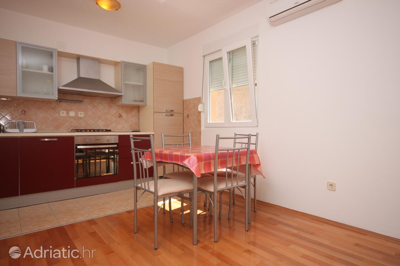 A-6549-b - Privatunterkunft - Ferienwohnungen am Meer Maslenica, Novigrad