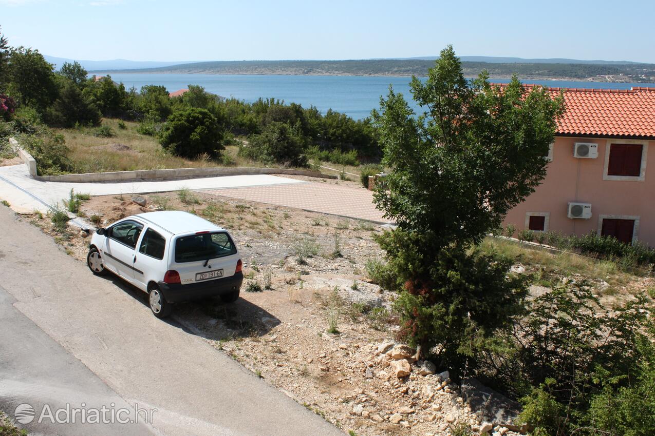 Parkplatz - Ferienwohnungen am Meer Maslenica, Novigrad