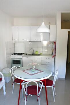 Apartments by the sea Mimice, Omiš - 656