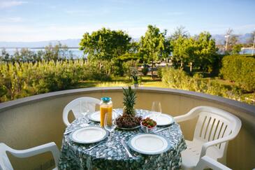 Apartamentos con piscina adecuados para familias con niños Nin, Zadar - 6560