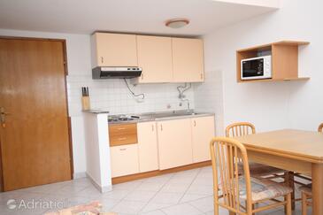 Apartamentos con piscina adecuados para familias con niños Nin, Zadar - 6560