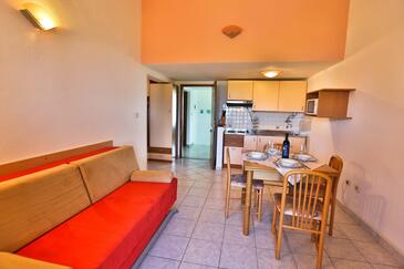 Apartamentos con piscina adecuados para familias con niños Nin, Zadar - 6560