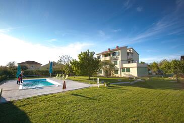 Apartments with balcony Nin, North Dalmatia