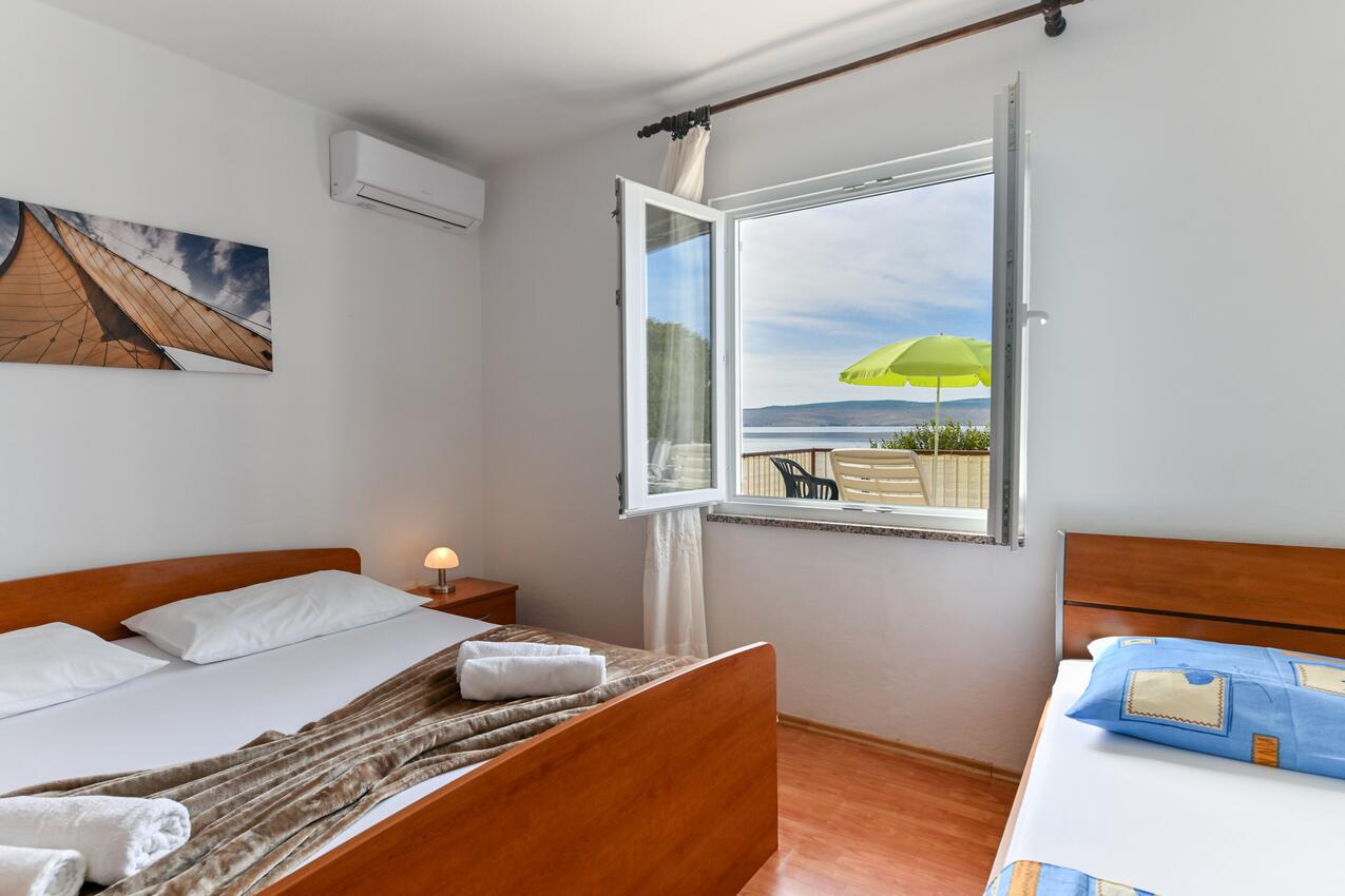 A-6564-a - Private accommodation - Apartments by the sea Seline, Paklenica