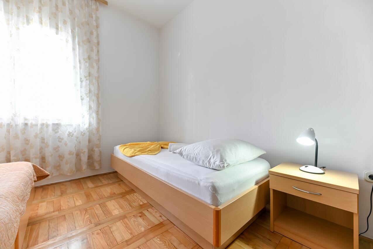 A-6564-b - Private accommodation - Apartments by the sea Seline, Paklenica