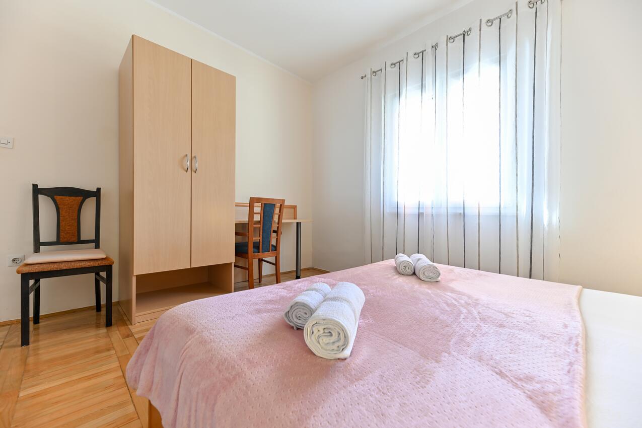 A-6564-b - Private accommodation - Apartments by the sea Seline, Paklenica