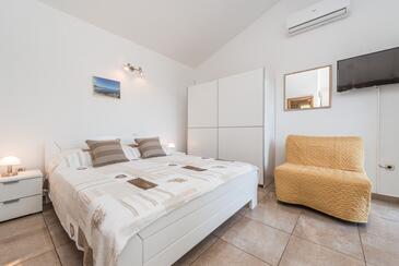 Apartmani uz more Seline, Paklenica - 6564