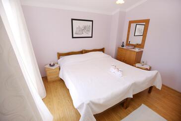 Apartments with parking space Maslenica, Novigrad - 6572