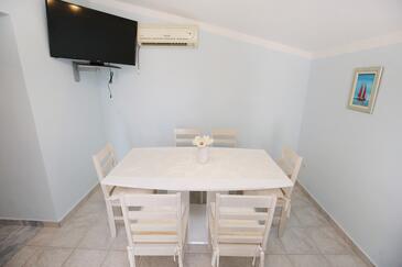 Apartments with parking space Maslenica, Novigrad - 6572