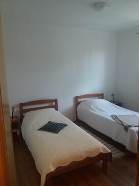 Apartments with parking space Maslenica, Novigrad - 6573