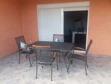 Apartments with parking space Maslenica, Novigrad - 6573