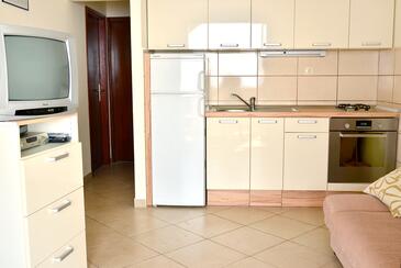 Apartments by the sea Pisak, Omiš - 658