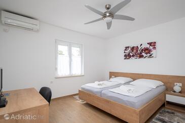 Apartments by the sea Starigrad, Paklenica - 6580