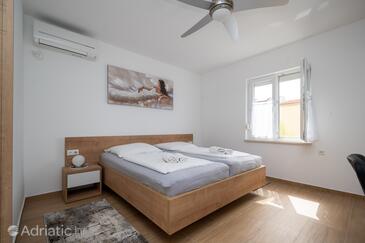 Apartments by the sea Starigrad, Paklenica - 6580
