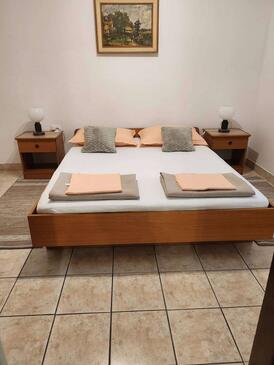 Ferienwohnungen mit Parkplatz Starigrad, Paklenica - 6585