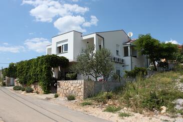 Apartments with terrace Maslenica, North Dalmatia