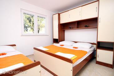 Apartments with parking space Seline, Paklenica - 6603