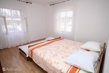 Apartmanok parkolóhellyel Seline, Paklenica - 6604