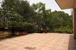 Čtyřpokojový apartmán Starigrad Čtyřpokojový apartmán Starigrad, Paklenica (A-6626-a)