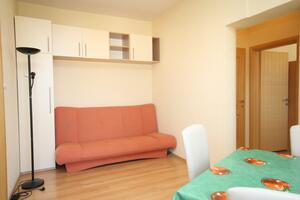 Enosobni apartma Makarska (A-6632-b)