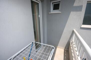 Apartments with terrace Makarska, Central Dalmatia