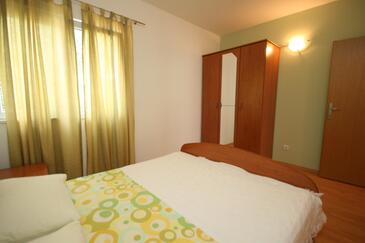 Apartments with terrace Makarska, Central Dalmatia