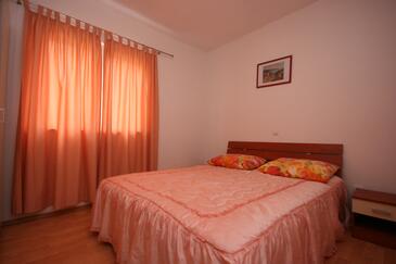 Apartments with terrace Makarska, Central Dalmatia
