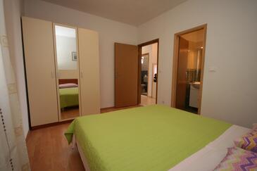 Apartments with terrace Makarska, Central Dalmatia