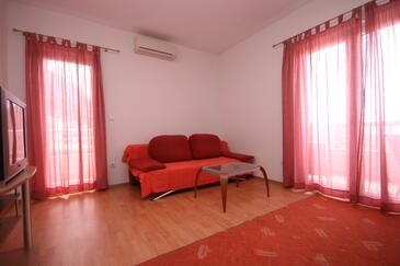 Apartments with terrace Makarska, Central Dalmatia