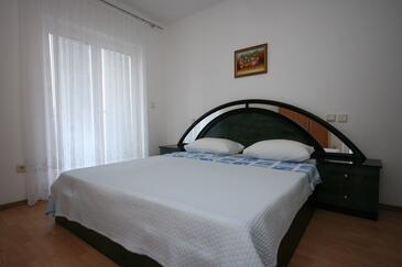Apartments with terrace Makarska, Central Dalmatia