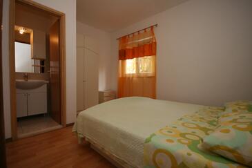 Apartments with terrace Makarska, Central Dalmatia