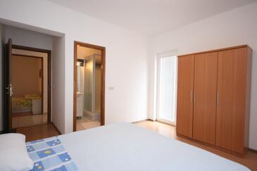 Apartments with terrace Makarska, Central Dalmatia