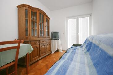 Apartments with terrace Makarska, Central Dalmatia