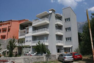 Apartments with terrace Makarska, Central Dalmatia