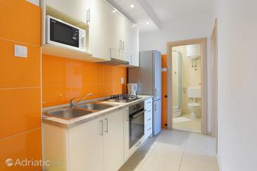 Apartments by the sea Igrane, Makarska - 6653