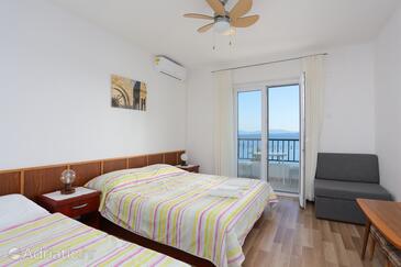 Apartments by the sea Igrane, Makarska - 6653