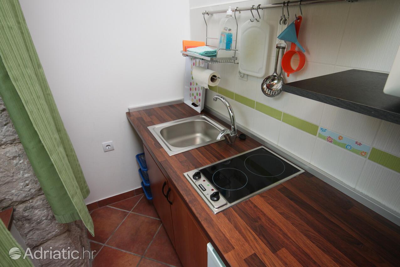 A-6661-a - Private accommodation - Apartments by the sea Gradac, Makarska