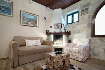 Holiday house with a swimming pool Makarska - 6668