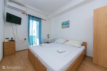 Apartments by the sea Podaca, Makarska - 6677