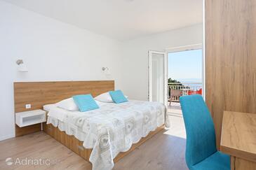 Apartments by the sea Brela, Makarska - 6688