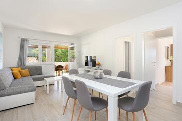 Appartements avec terrasse Brela, Dalmatie Centrale