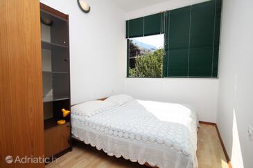 Apartments with parking space Makarska - 6691