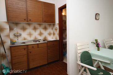 Apartments with parking space Makarska - 6691