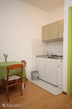 Apartments with parking space Makarska - 6691