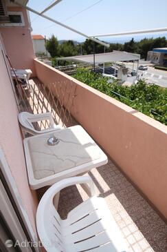 Apartments with parking space Makarska - 6693