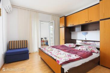 Apartments with parking space Tučepi, Makarska - 6695