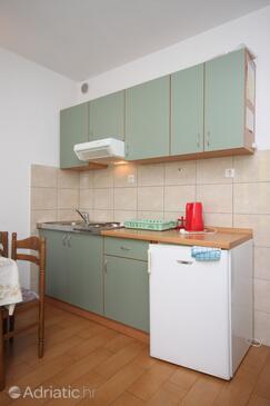 Ferienwohnungen mit Parkplatz Zivogosce - Porat, Makarska - 6700